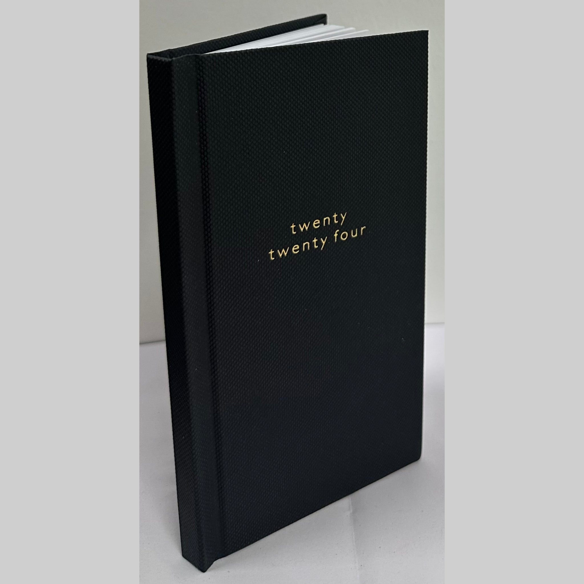Beclen Harp 2024 Week to View/WTV Slim Padded Monochrome Textured Paper Fashion Diary With Hard Cover