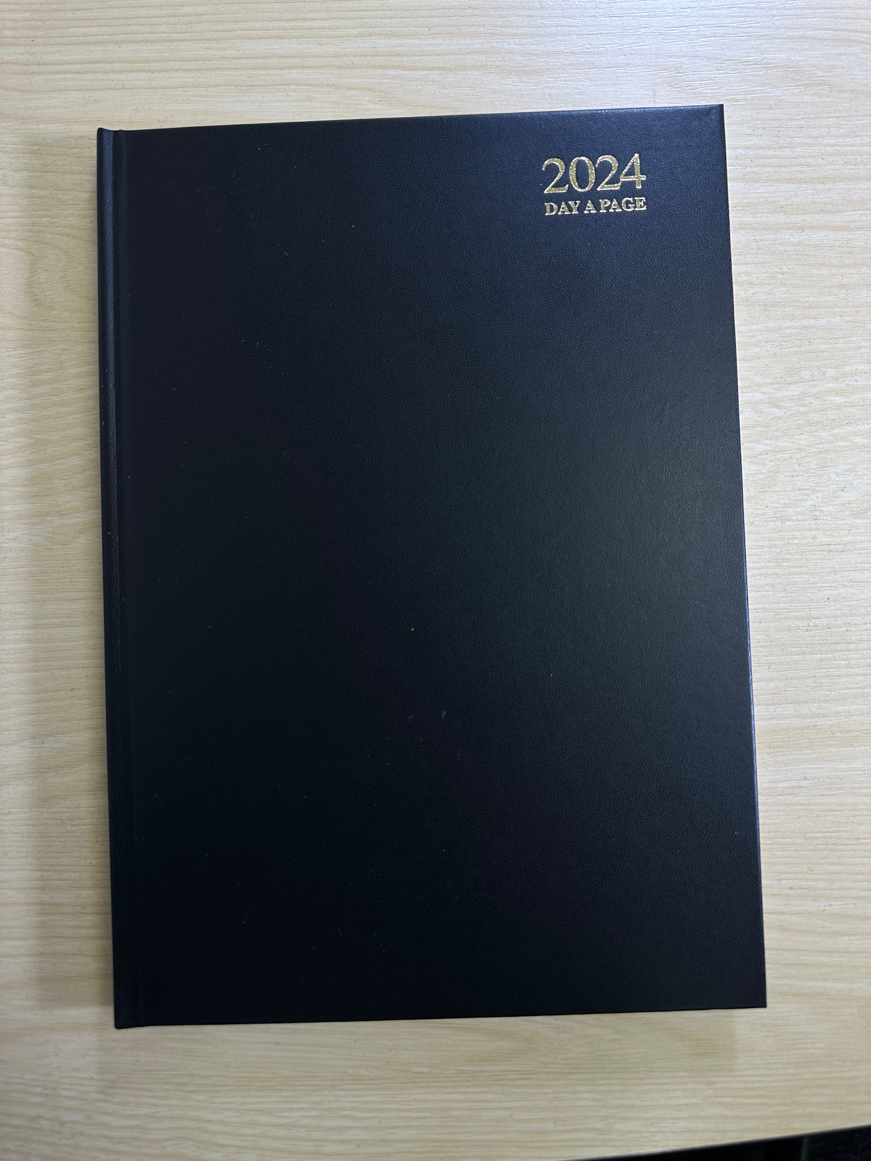 Beclen Harp 2024 Day A Page/Day to View/DAP Daily Planner A4 executive Desk Leather Effect Hard Back Diary