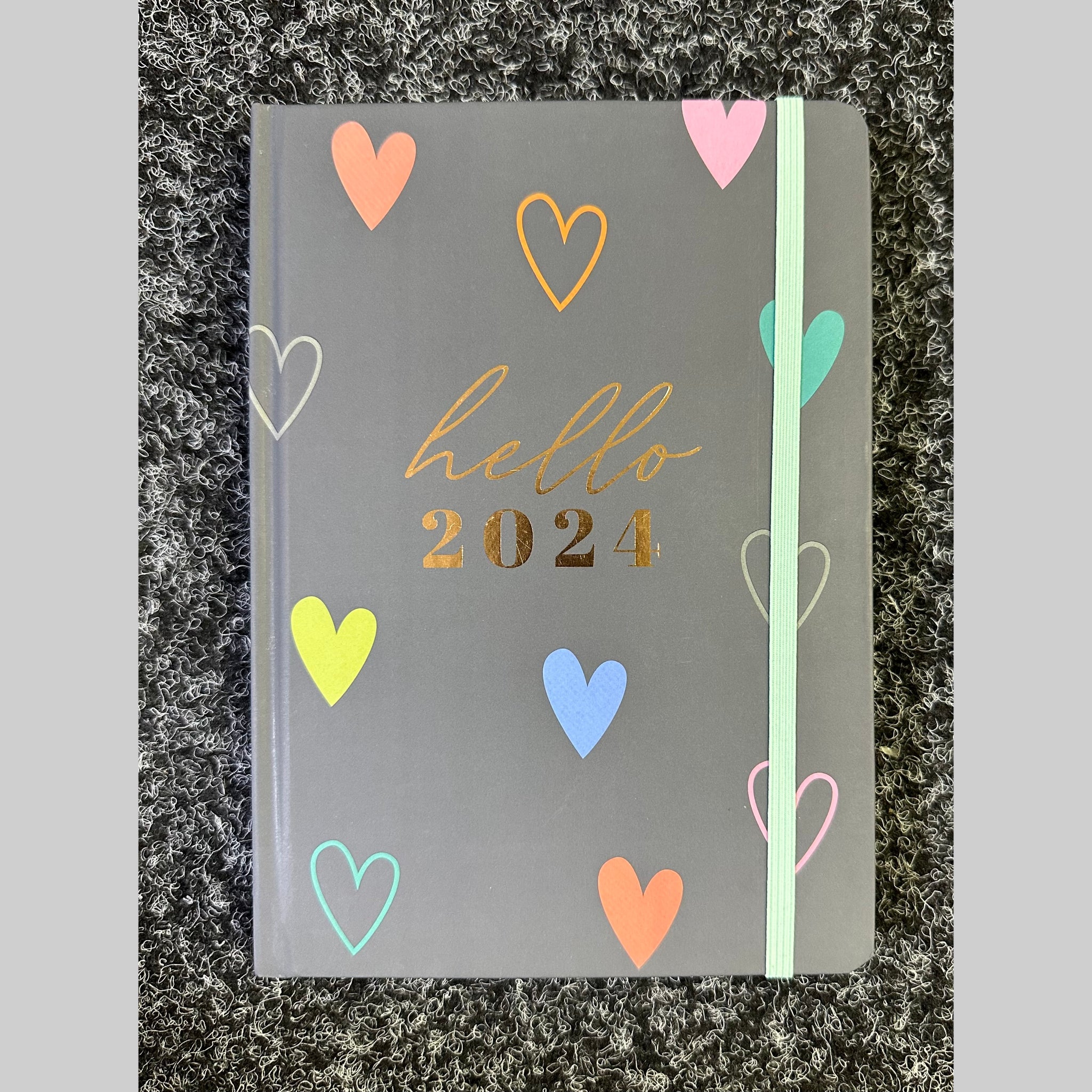 Beclen Harp 2024 Day A Page/Day to View/DAP/Day a View Daily Planner A5 Foil Effect Luxe Heart Diary with Elastic Closure and Hard Cover
